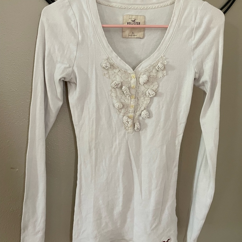 Hollister top